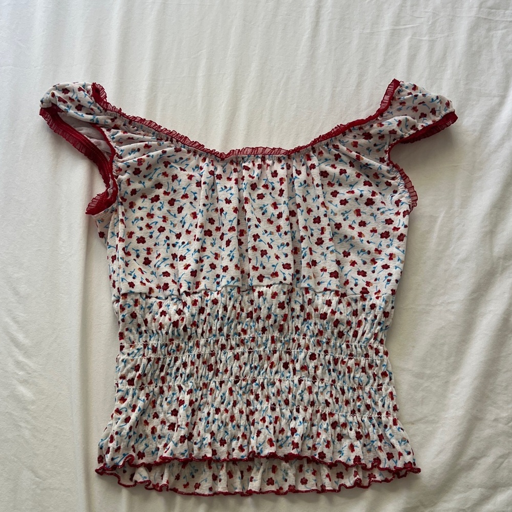Vintage early 2000s forever 21 floral romantic top